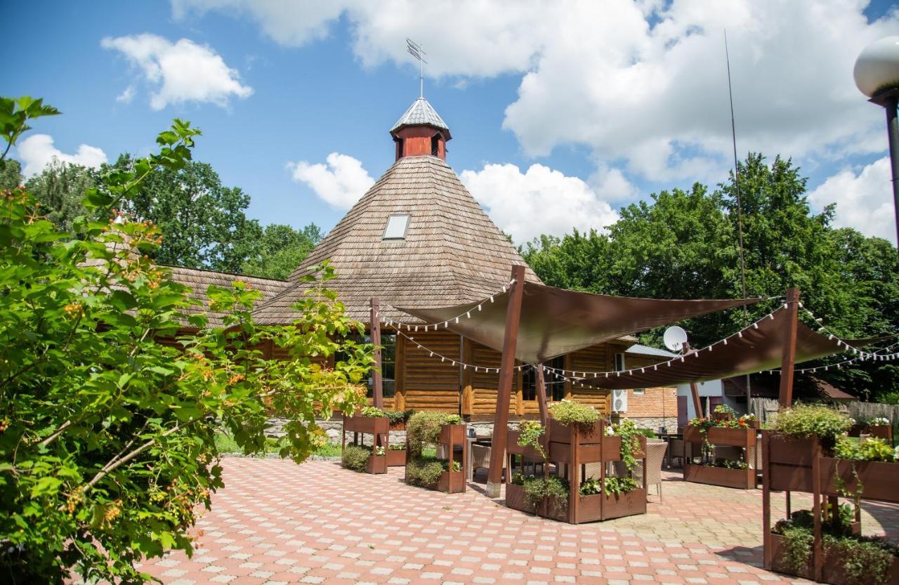 Aquadar Hotel Man'kivka Exterior photo